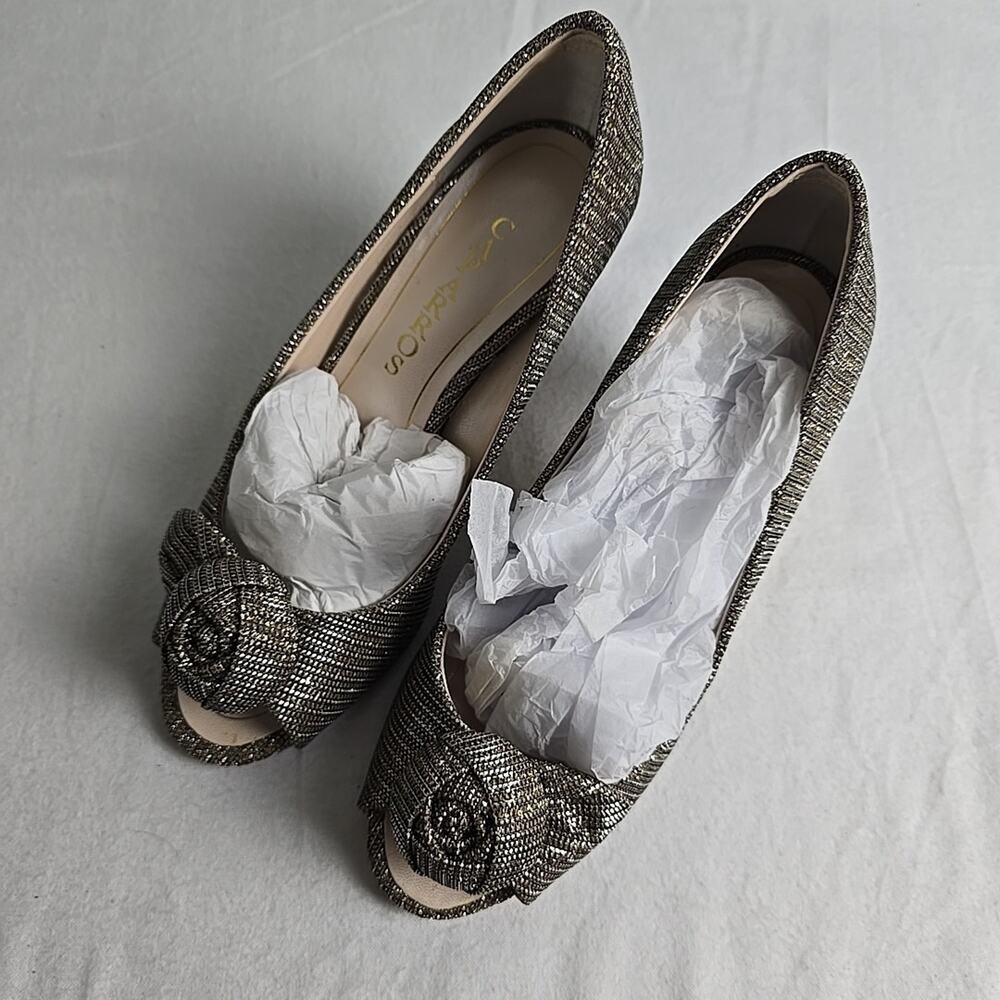 Caparros Heels Womens 7.5B Pumps Floral Sparkly Gold Silver Cocktail Wedding‎